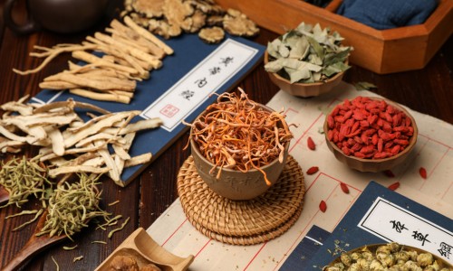 小当归中药用途网—知名的小当归是啥意思网站,分享小当归中药用途有哪些知识